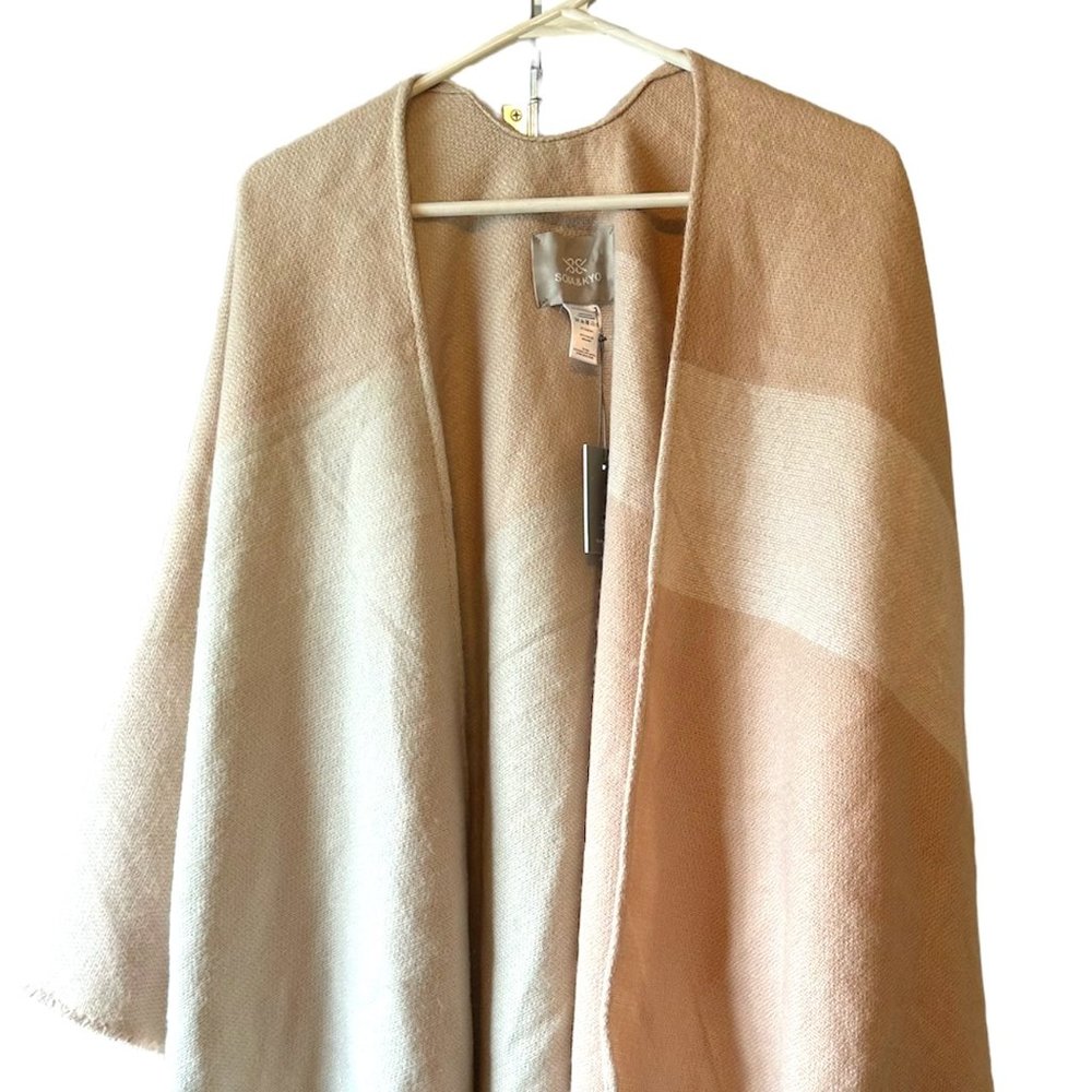 NWT SOIA & KYO Poncho Womens Pink OS Shawl Blanket Wrap Fringed Cape Boho Cozy